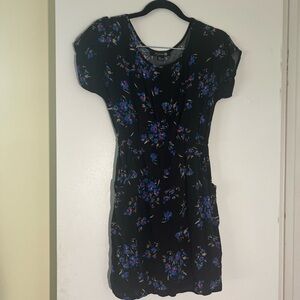 Forever 21 Black and Blue Flutter Sleeve Dress